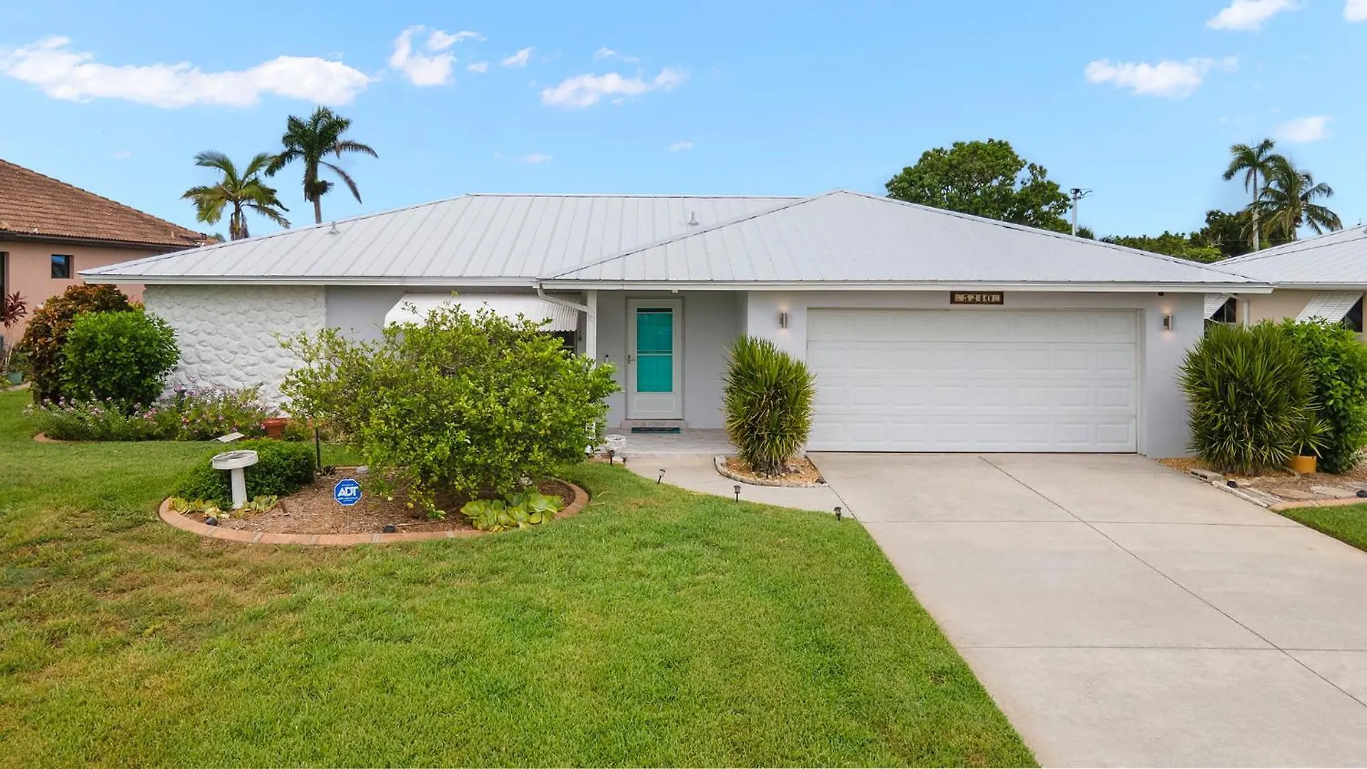 Electric-heated Pool With 2 Living Areas, Bikes! - Florence Cape Coral