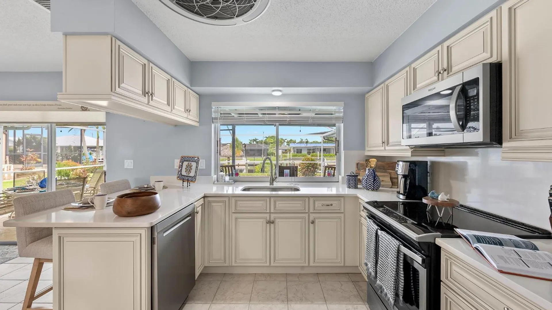 Villa Electric-heated Pool With 2 Living Areas, Bikes! - Florence Cape Coral