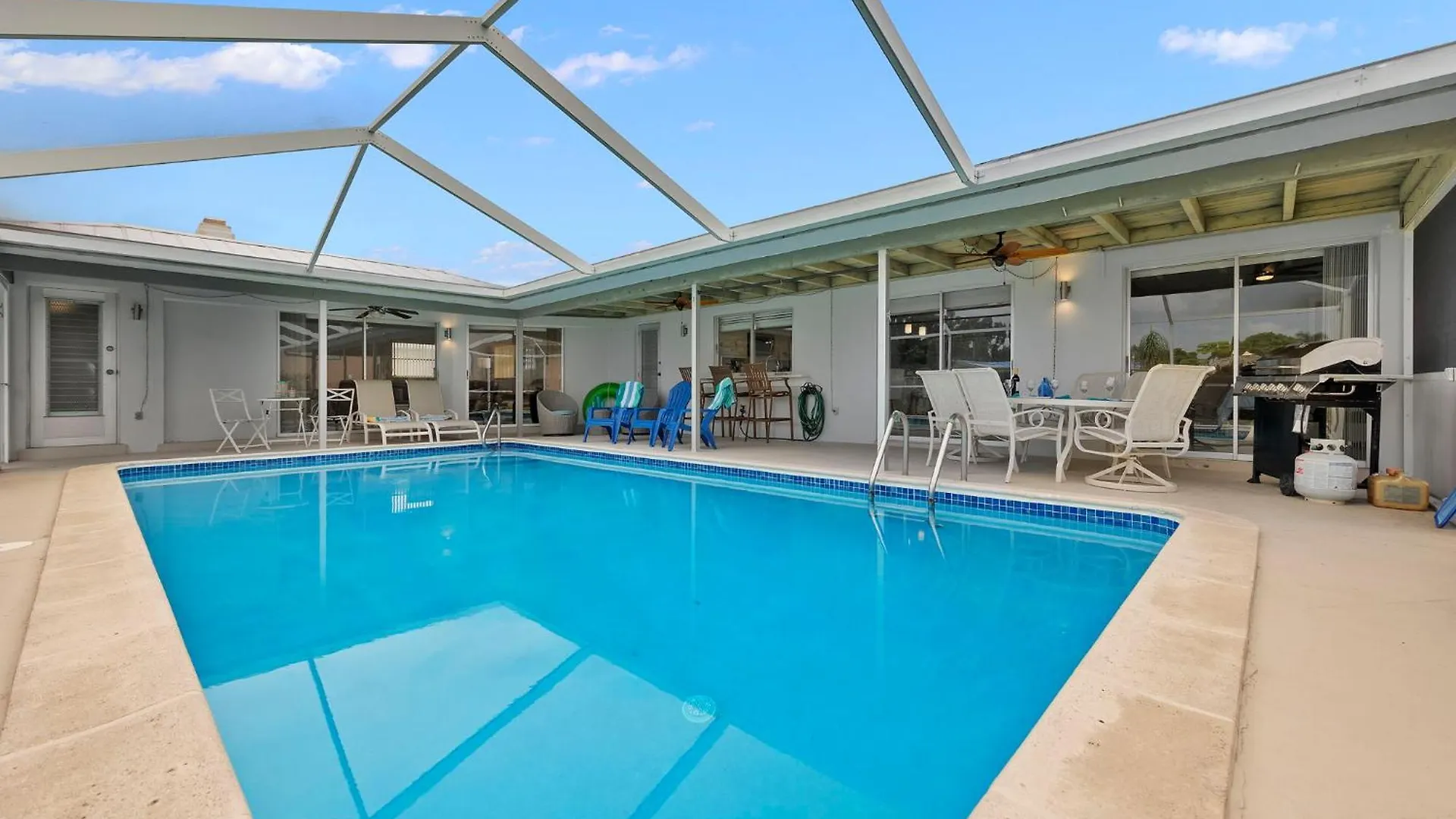 Electric-heated Pool With 2 Living Areas, Bikes! - Florence Cape Coral