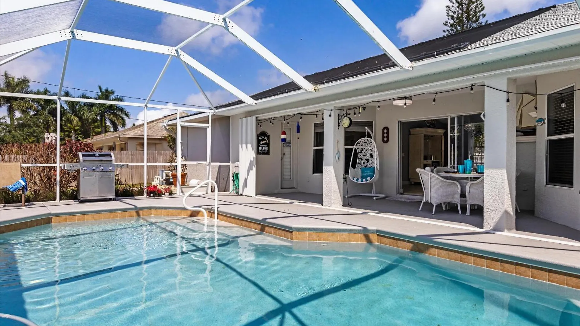 Remodeled Saltwater Solar-heated Pool With Southern Exposure - Ivyle Villa *