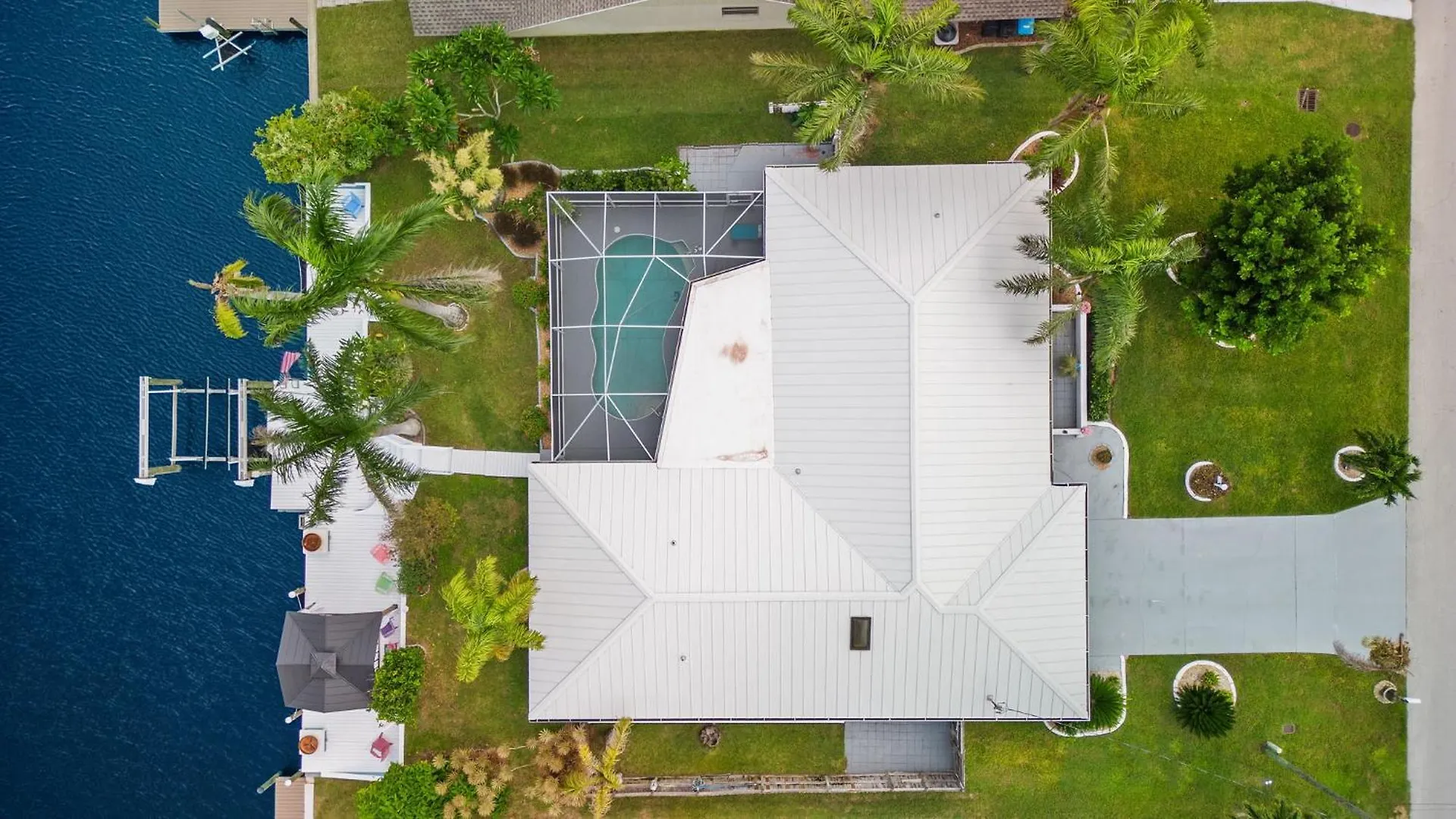 Renovated On Direct Gulf-access Canal With Electric-heated Pool - Geraldine Cape Coral
