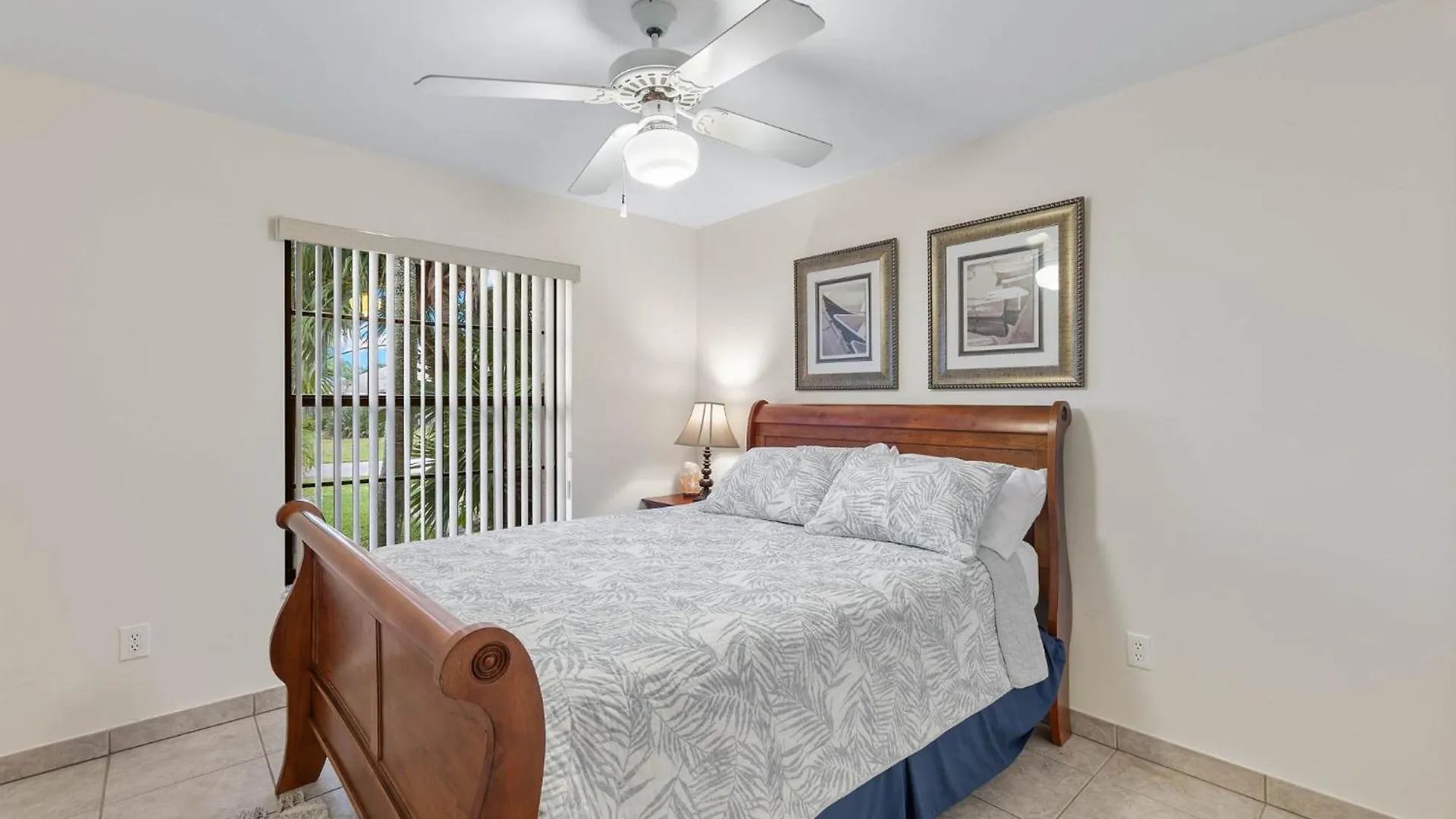 New Listing - Gulf Access Heated Pool With Boat Lift - Jen Cape Coral
