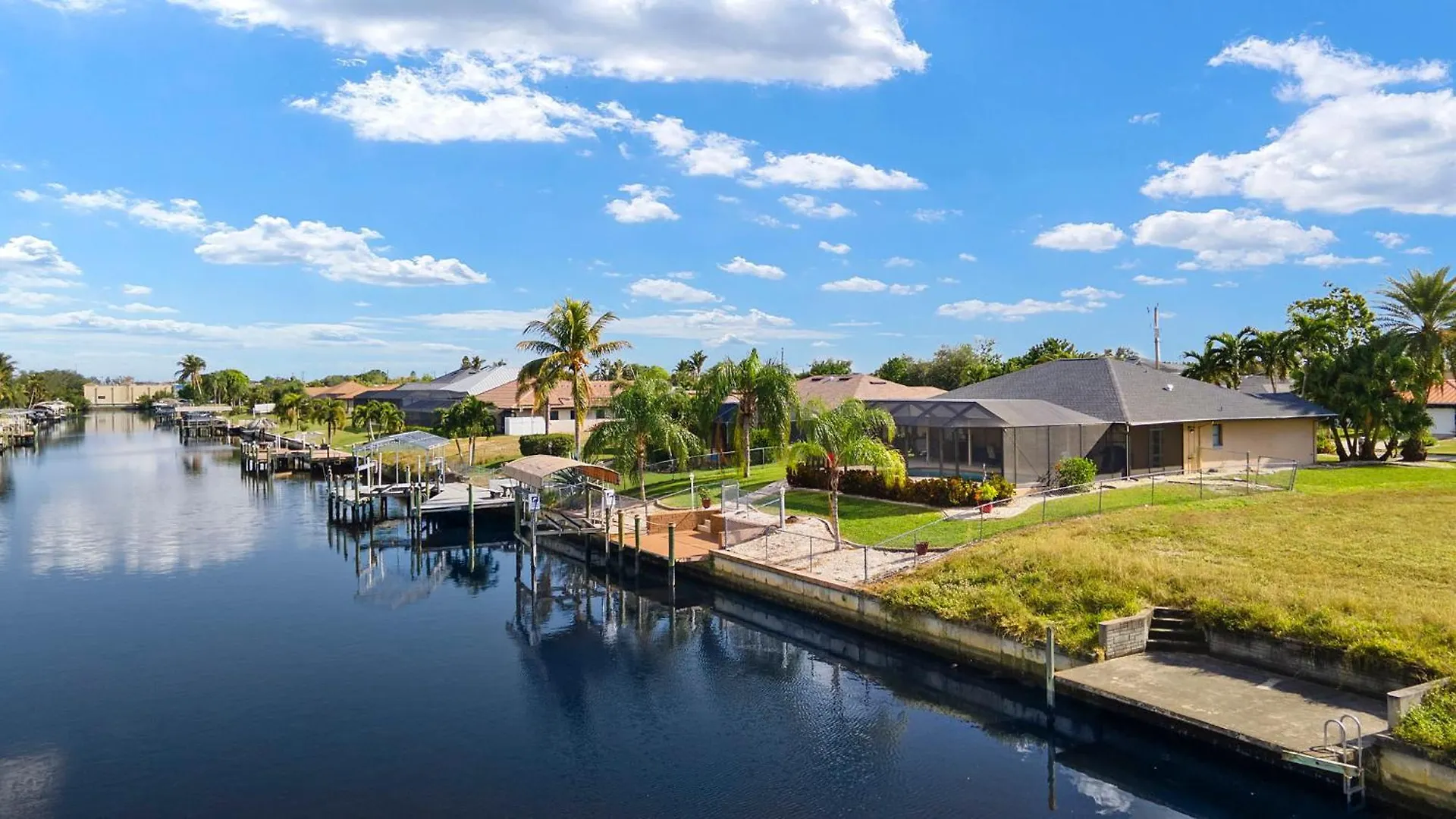 New Listing - Gulf Access Heated Pool With Boat Lift - Jen * Cape Coral