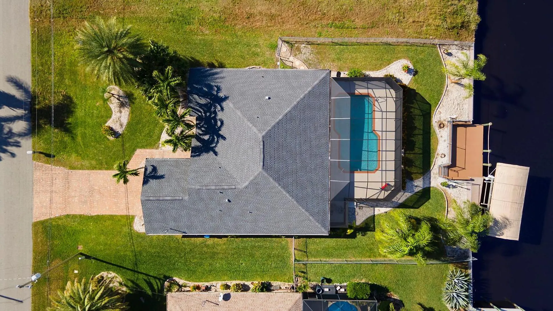 New Listing - Gulf Access Heated Pool With Boat Lift - Jen Villa Cape Coral