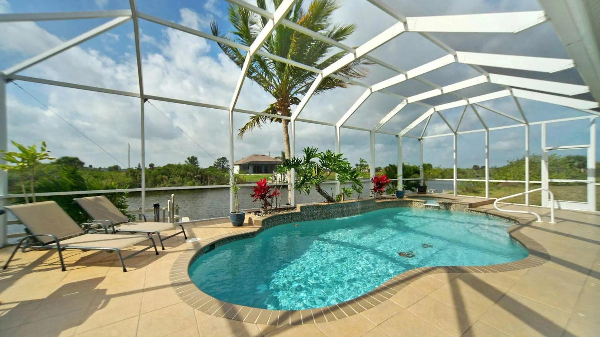 Villa Tommy Bahama-style Electric-heated Pool On Gulf-access Canal - Ellis *