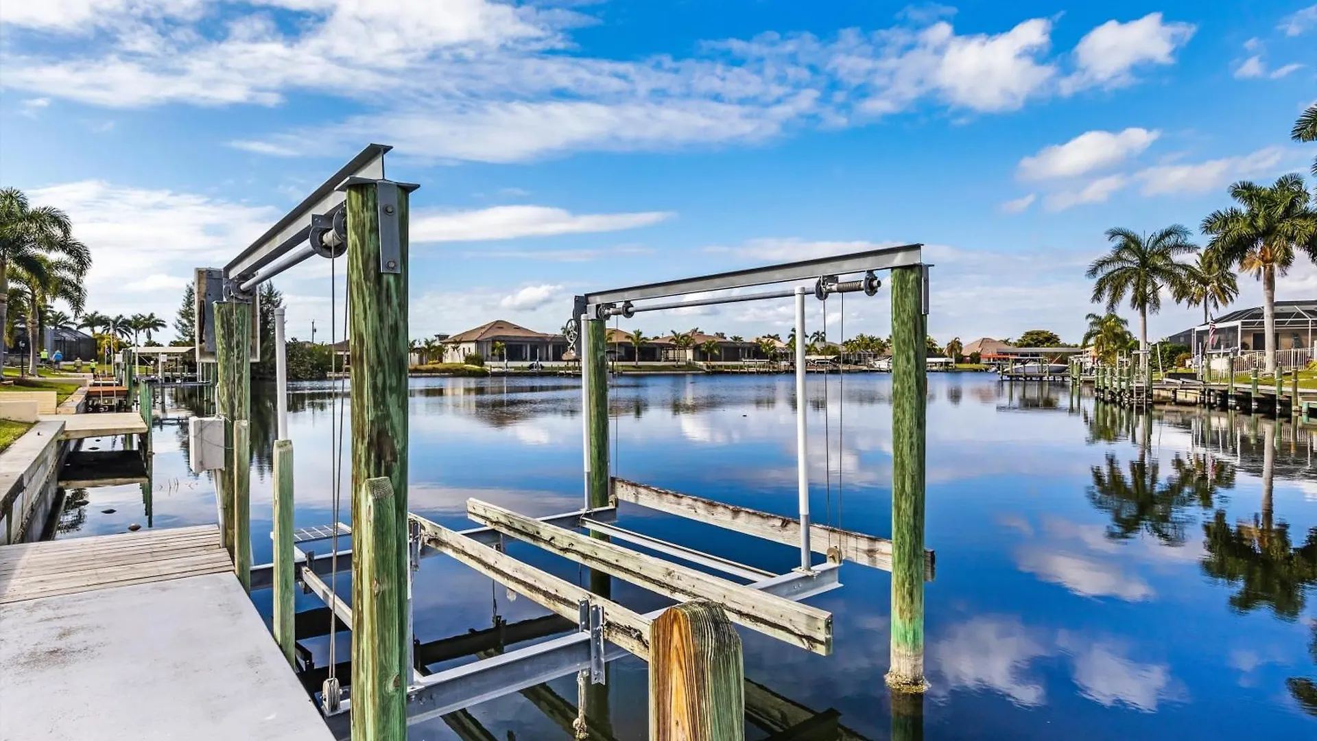 Spacious Gulf-access Heated-pool With & Boat Lift - Ashlyn Cape Coral