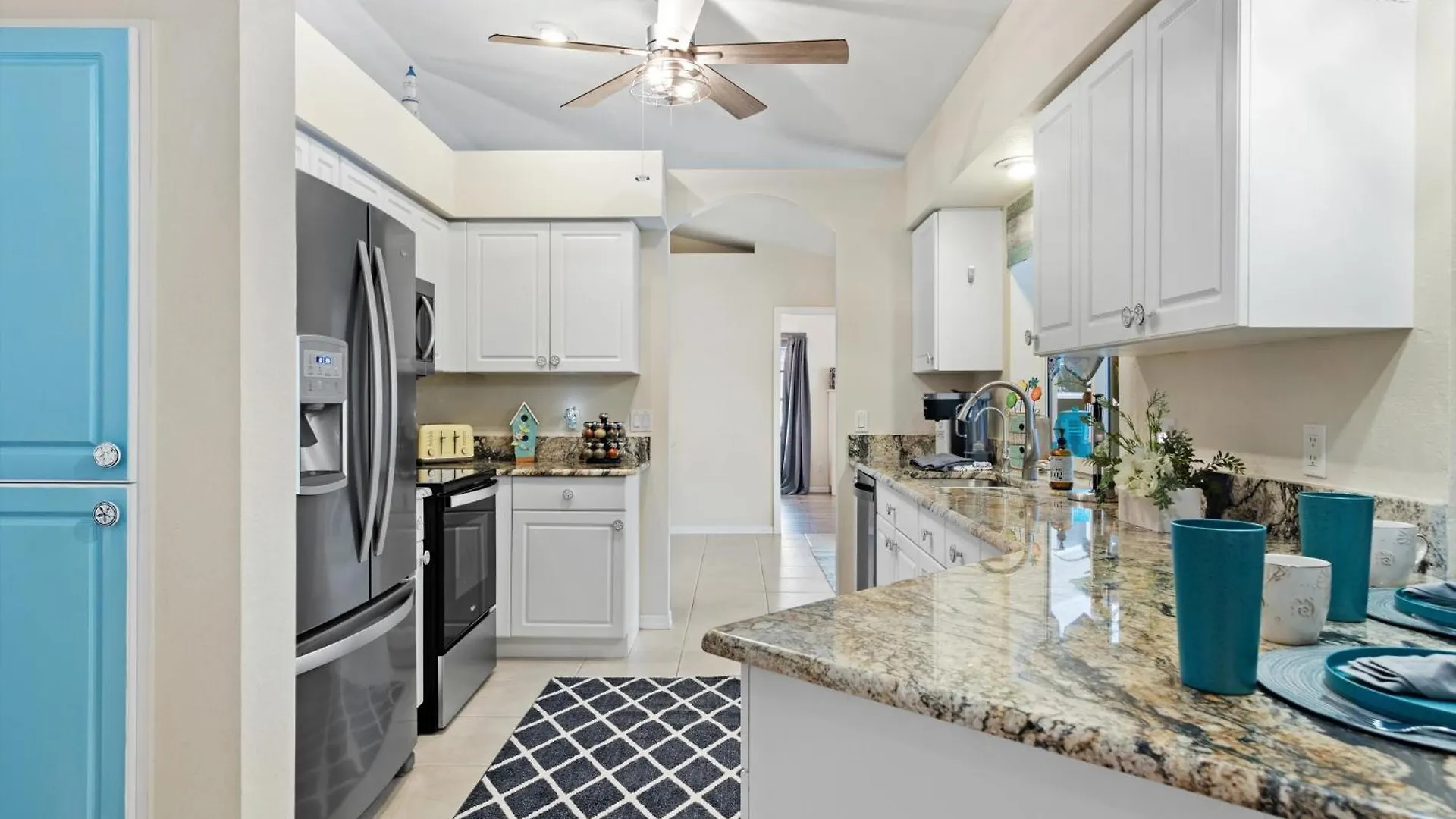 Fenced Modern With Electric-heated Pool - Great For Families! - Avery