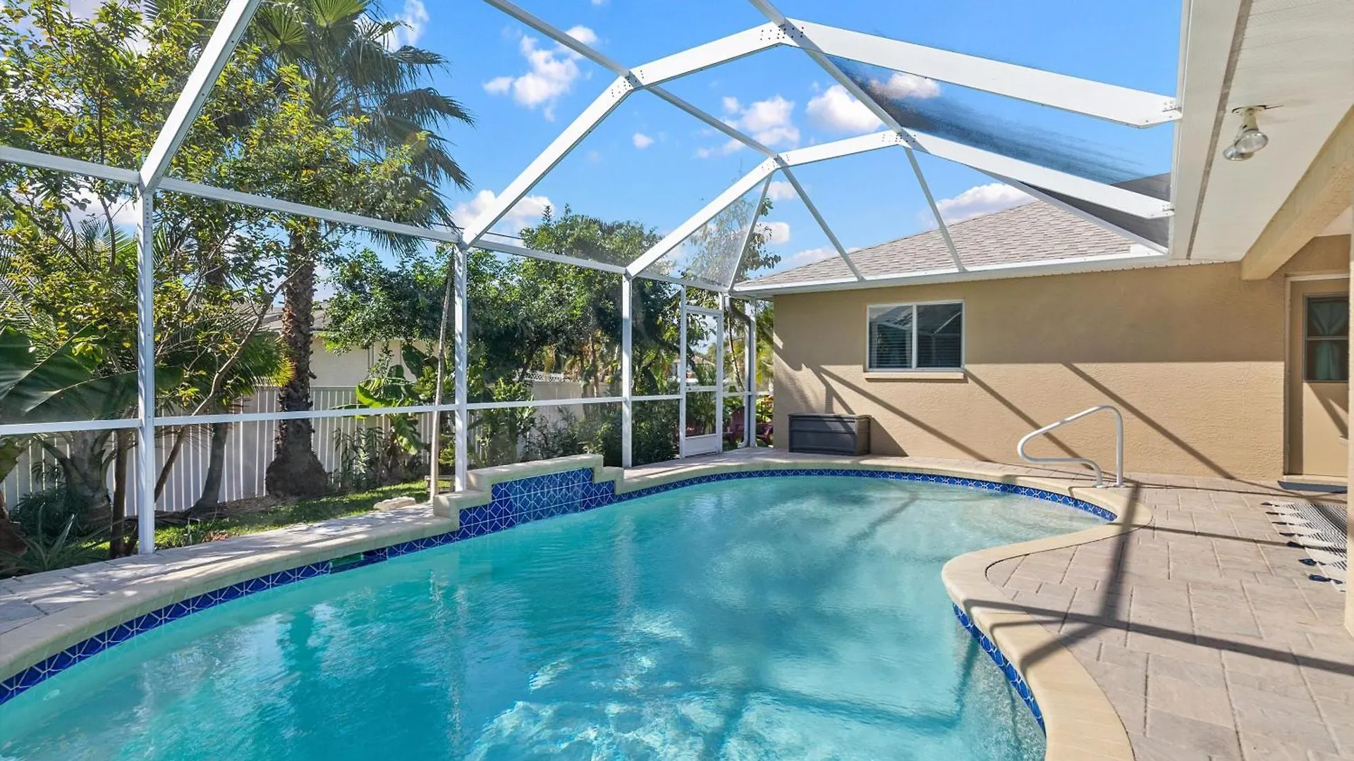 Villa Fenced Modern With Electric-heated Pool - Great For Families! - Avery