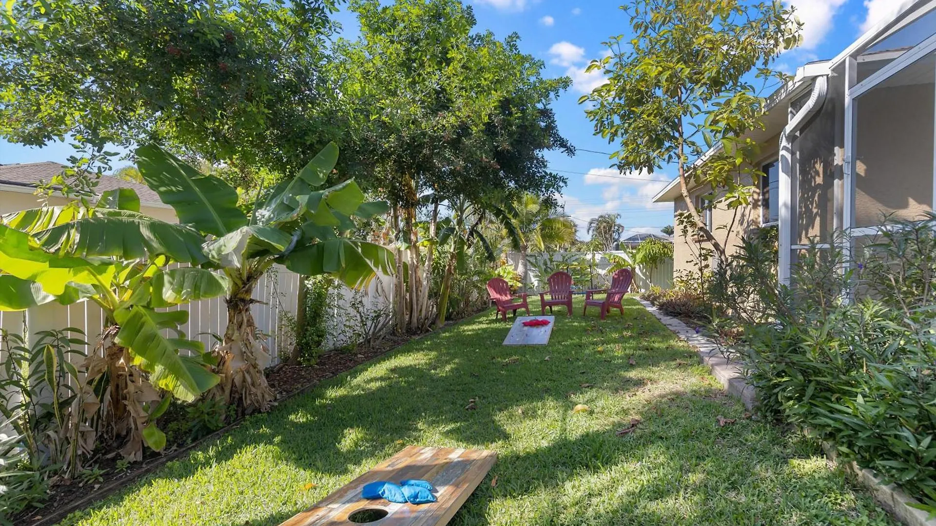 Fenced Modern With Electric-heated Pool - Great For Families! - Avery Villa *