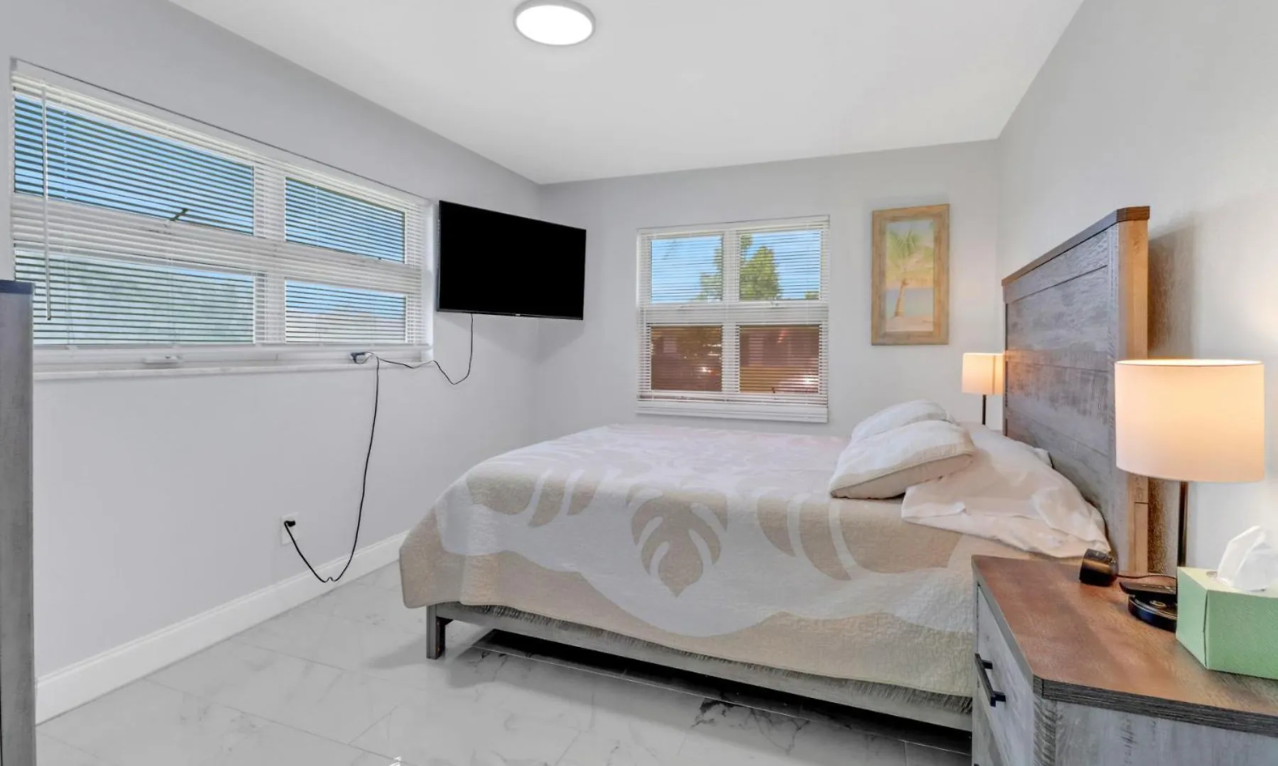 Palm Tree Oasis-3 Bedroom With Private Pool, Dog Friendly *