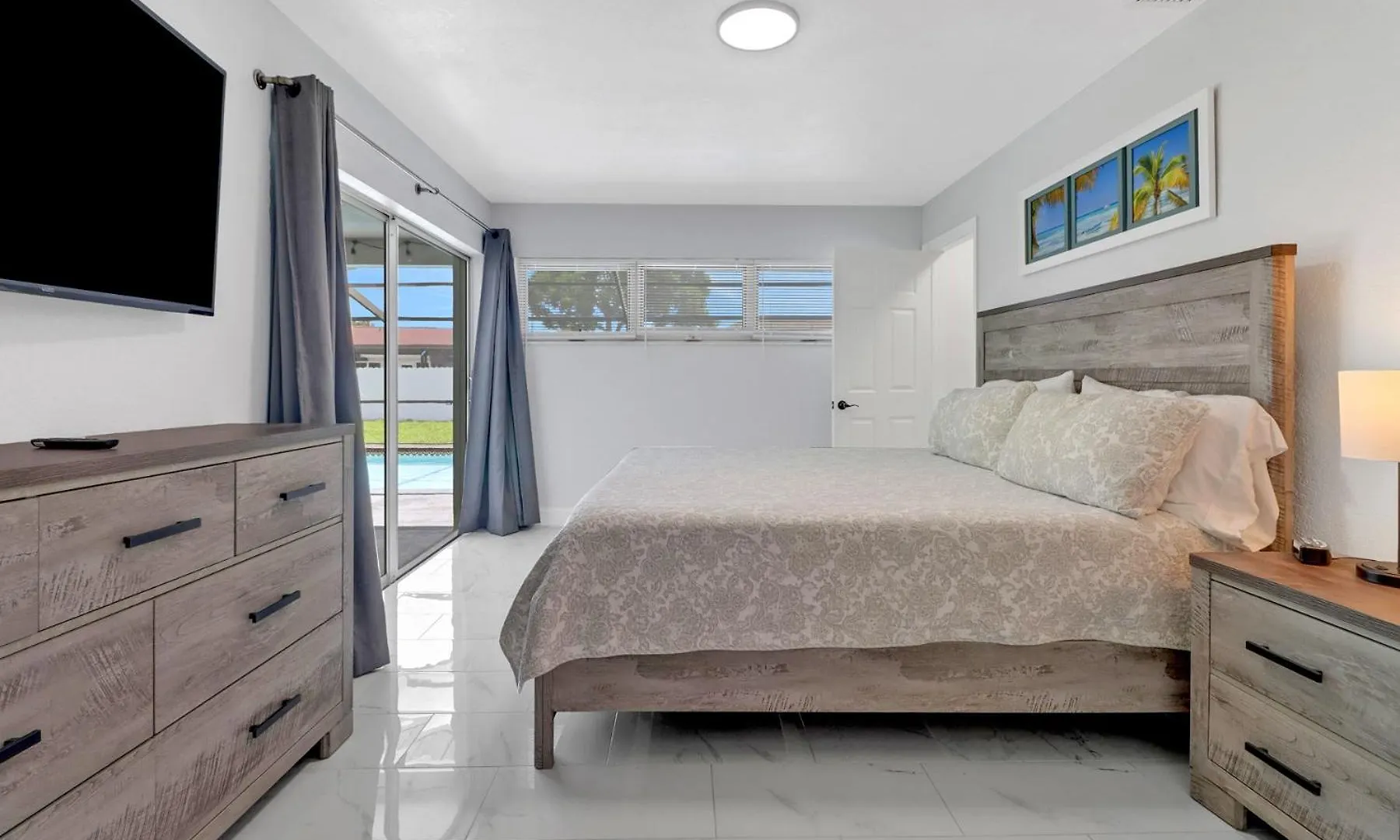 Palm Tree Oasis-3 Bedroom With Private Pool, Dog Friendly *