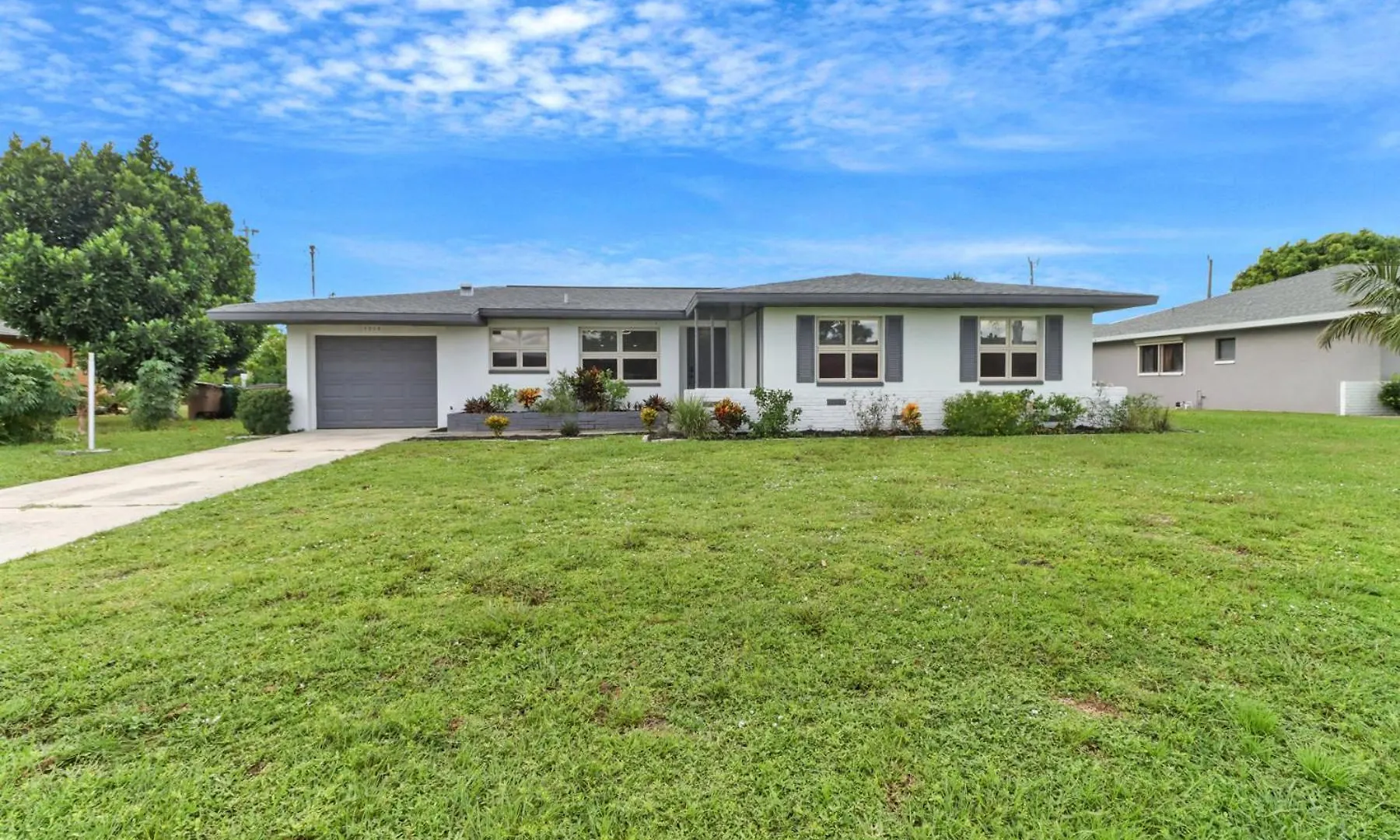 Palm Tree Oasis-3 Bedroom With Private Pool, Dog Friendly *