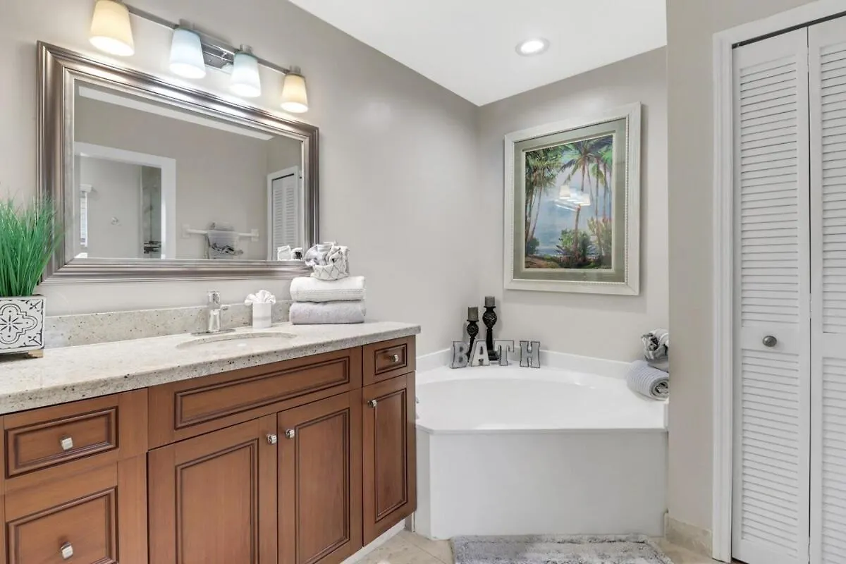 Cape Escape-canalfront, Dock, Gulf Access, Pool, Spa, Lanai, Cape Coral
