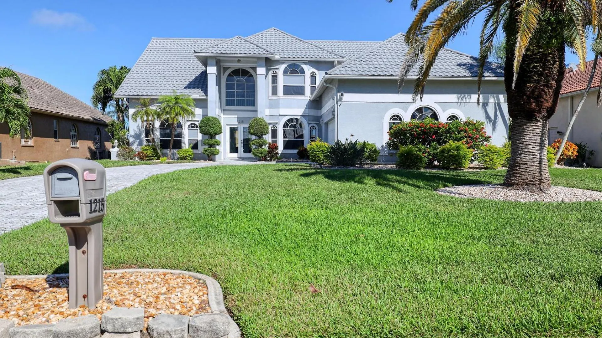 Luxury Waterfront Direct Gulf Access Holiday home *