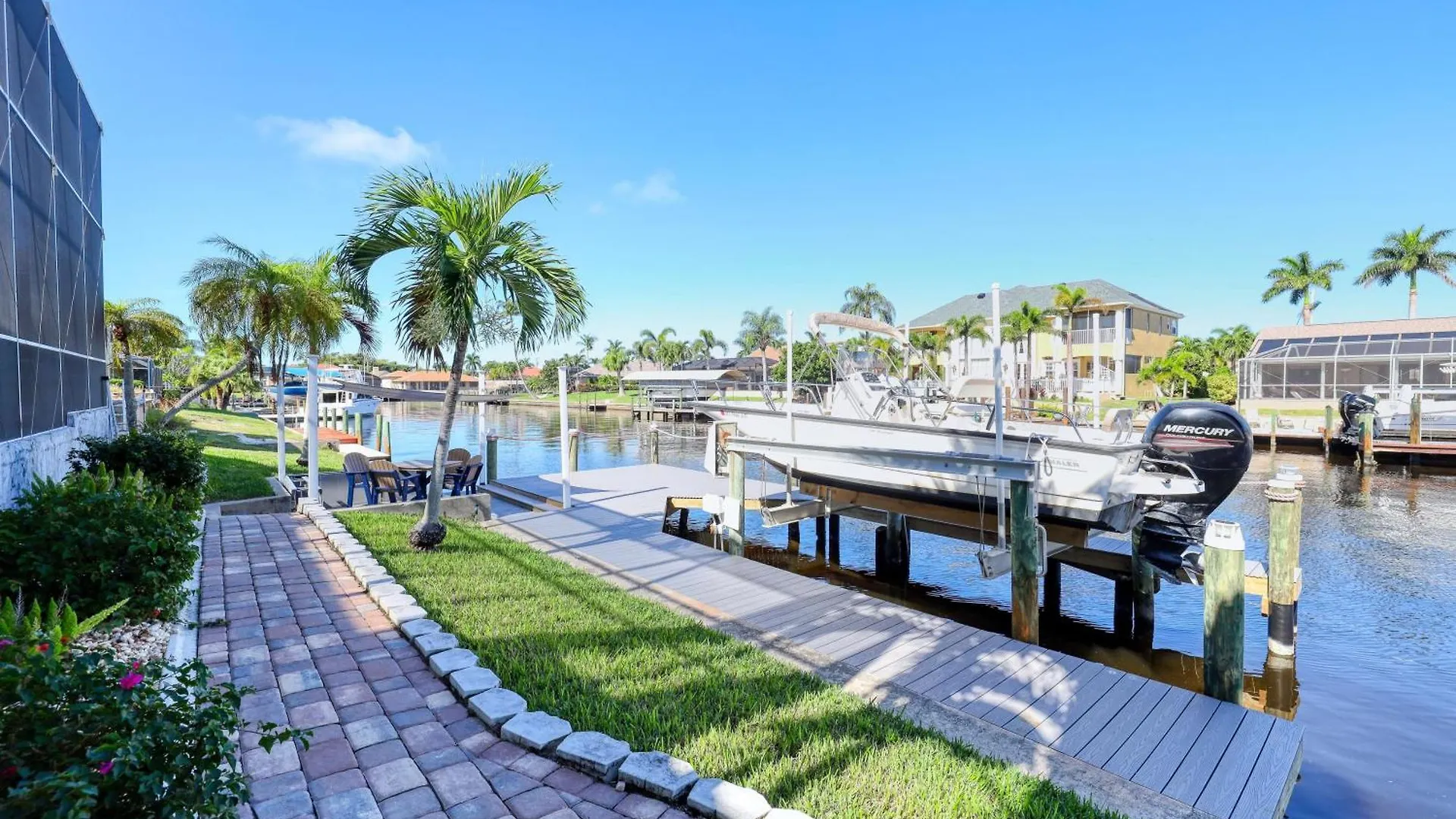 Luxury Waterfront Direct Gulf Access Holiday home Cape Coral