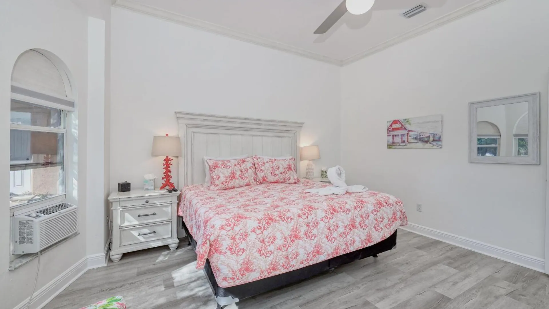 Luxury Waterfront Direct Gulf Access Cape Coral