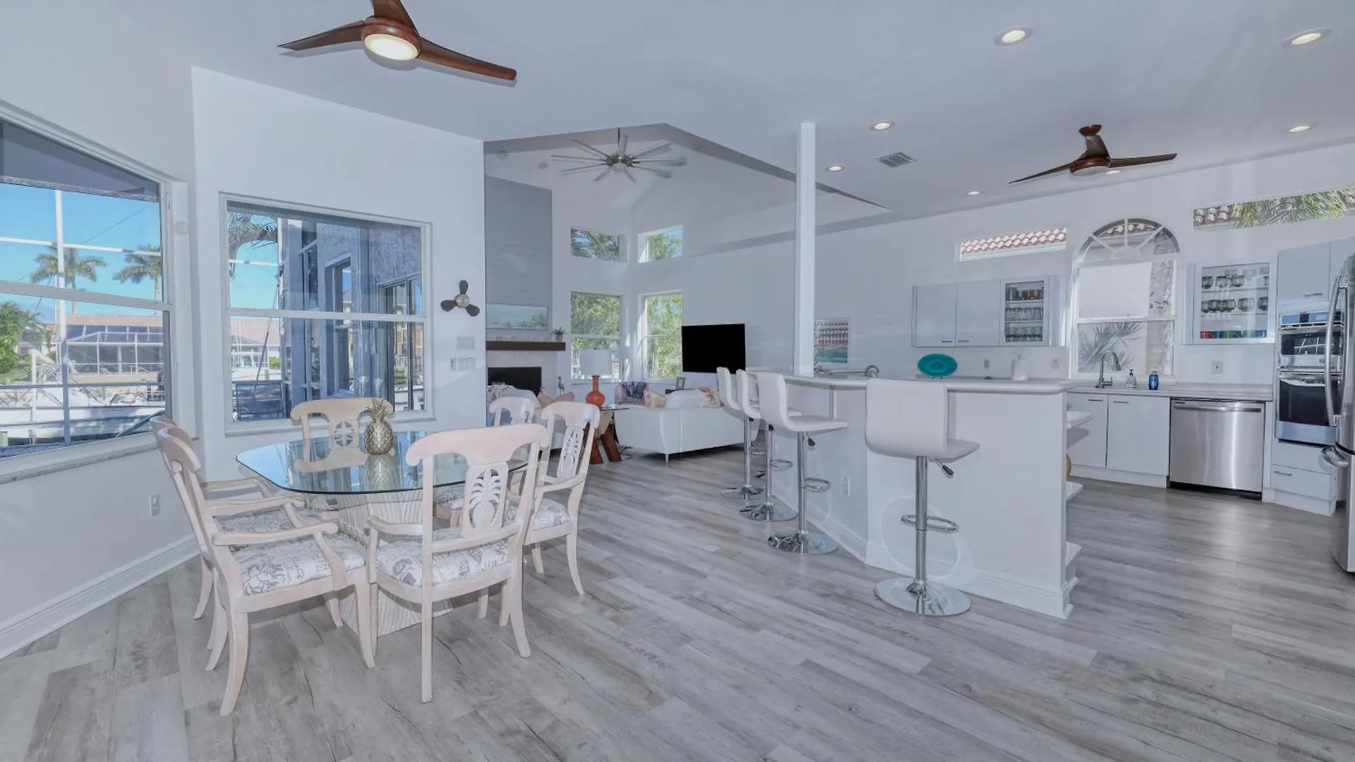 Luxury Waterfront Direct Gulf Access Cape Coral