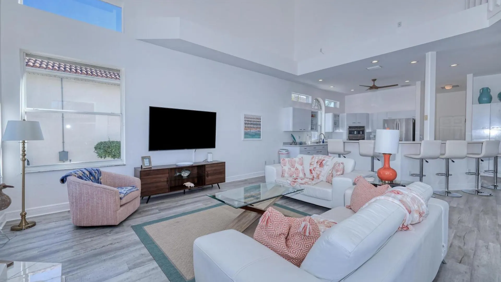 Luxury Waterfront Direct Gulf Access * Cape Coral