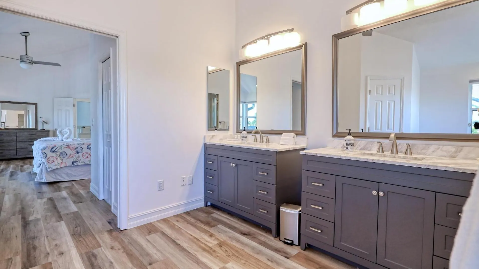 Luxury Waterfront Direct Gulf Access Holiday home Cape Coral