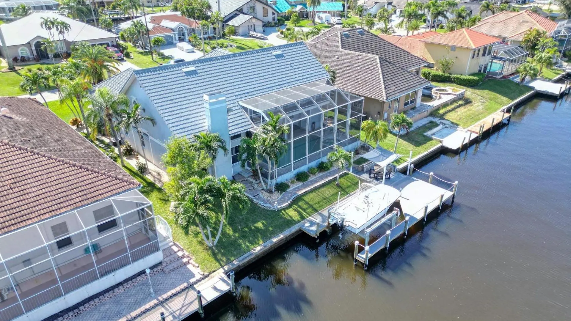 Luxury Waterfront Direct Gulf Access *