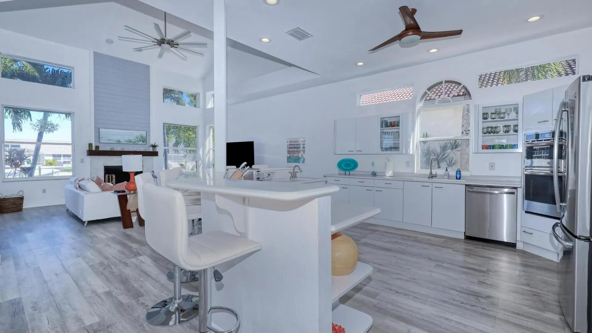 Luxury Waterfront Direct Gulf Access Cape Coral