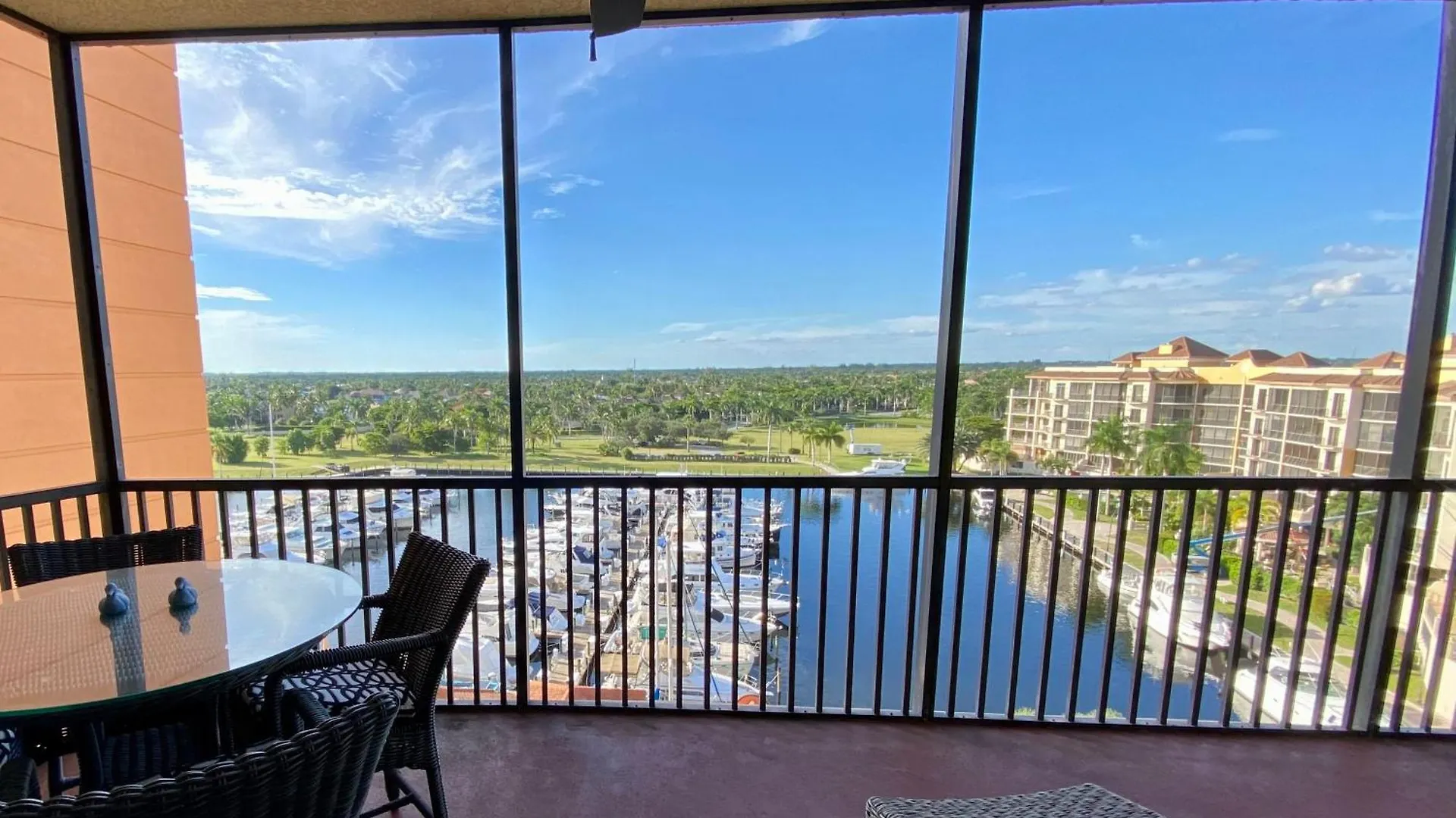 Apartment Beautiful Marina View