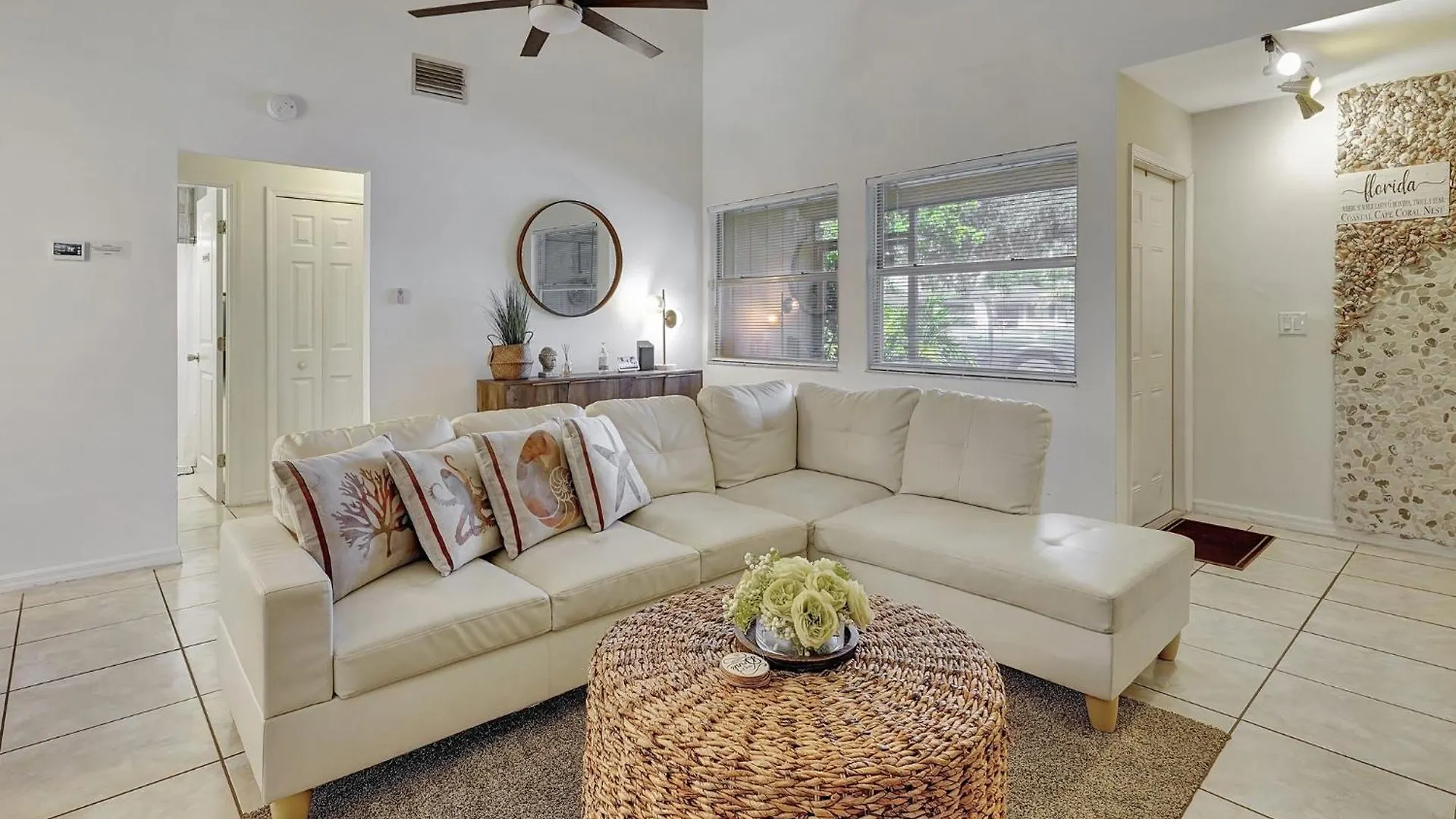Apartment Coastal Charm Cozy Private In *