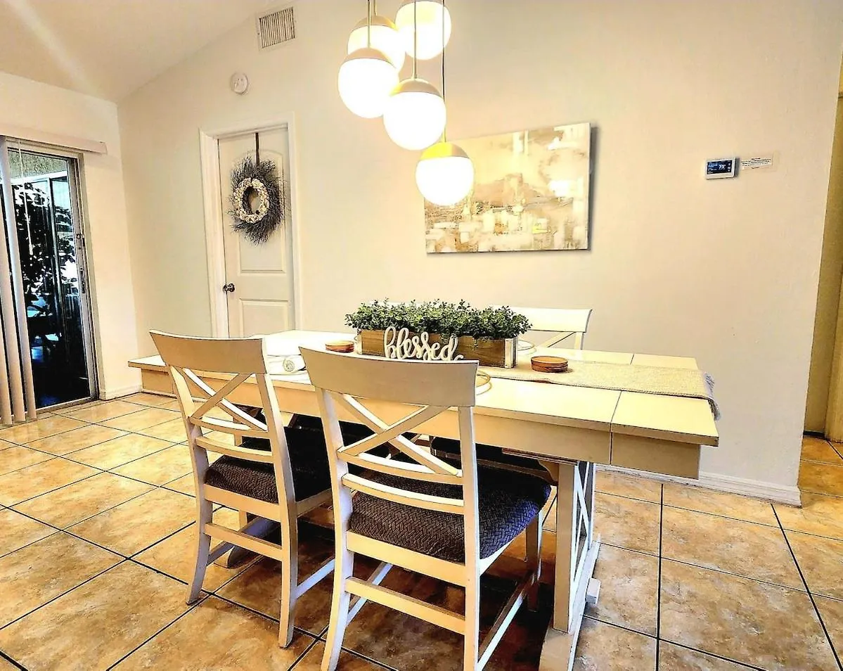 Coastal Charm Cozy Private In Apartment