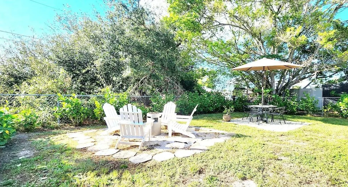Coastal Charm Cozy Private In Apartment *