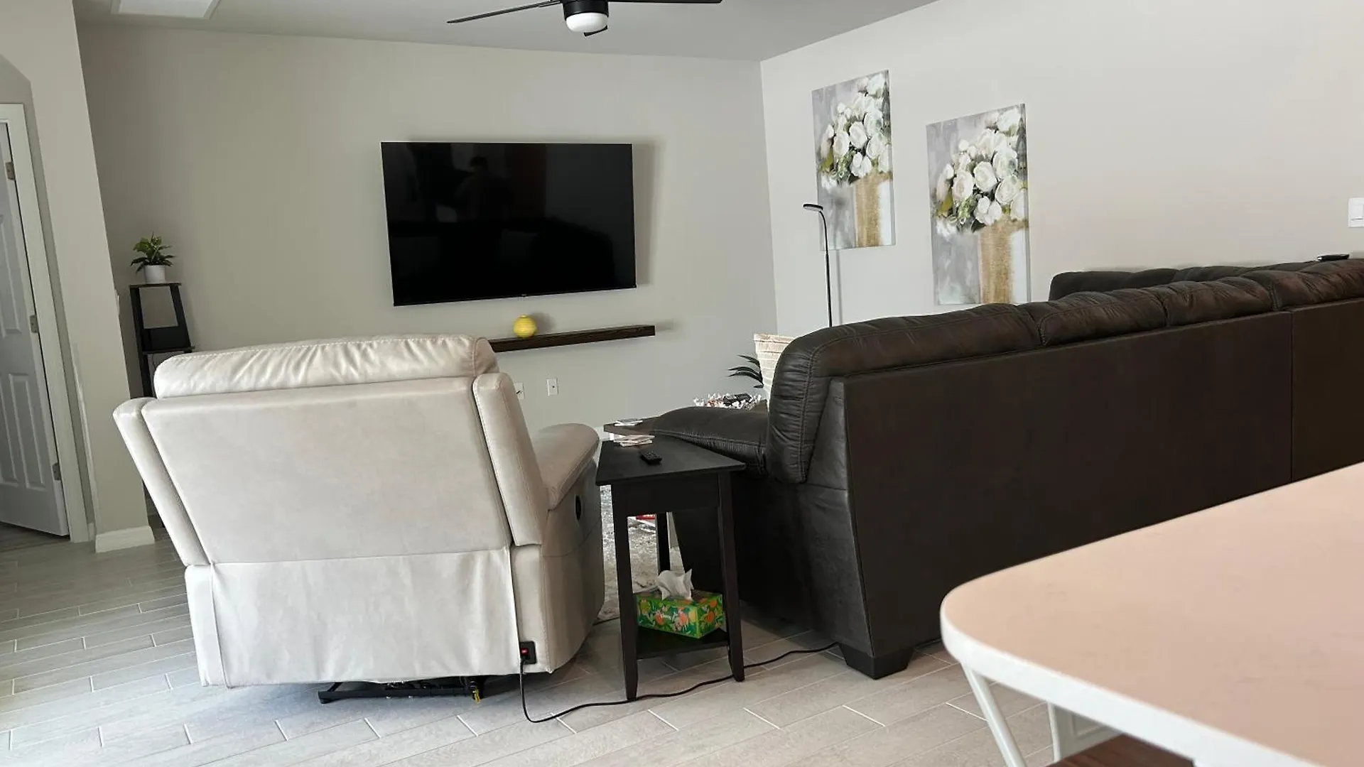 4br 3ba Cape House-pickleball Court-pool-hot Tub