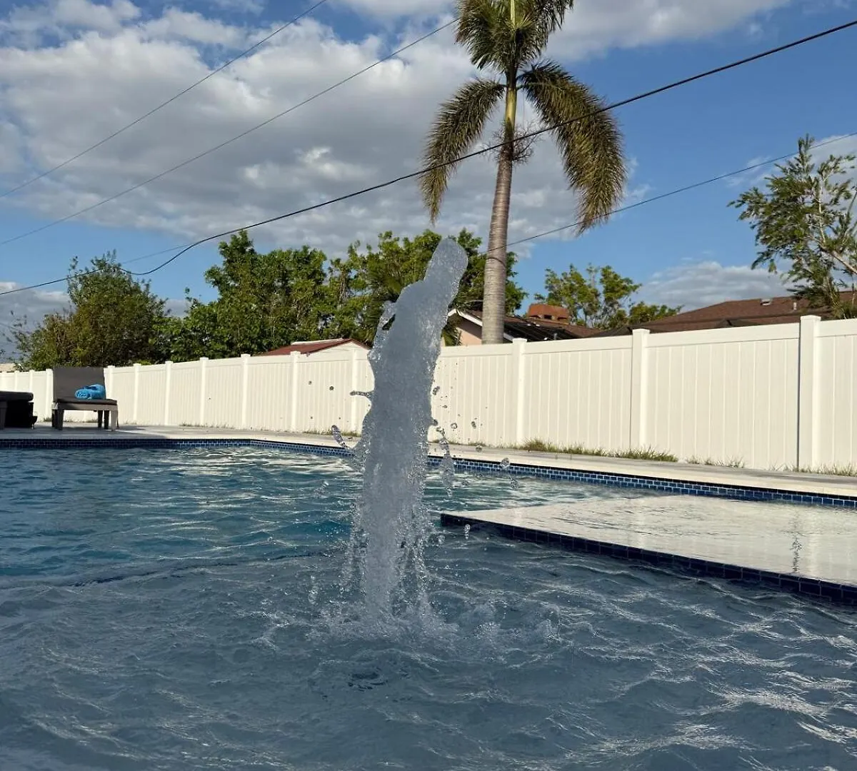 Holiday home 4br 3ba Cape House-pickleball Court-pool-hot Tub *