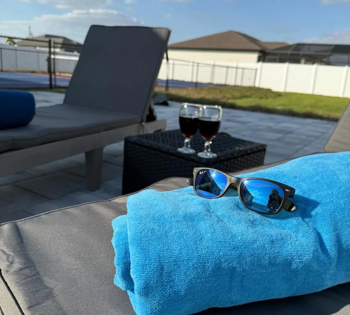 4br 3ba Cape House-pickleball Court-pool-hot Tub * Cape Coral