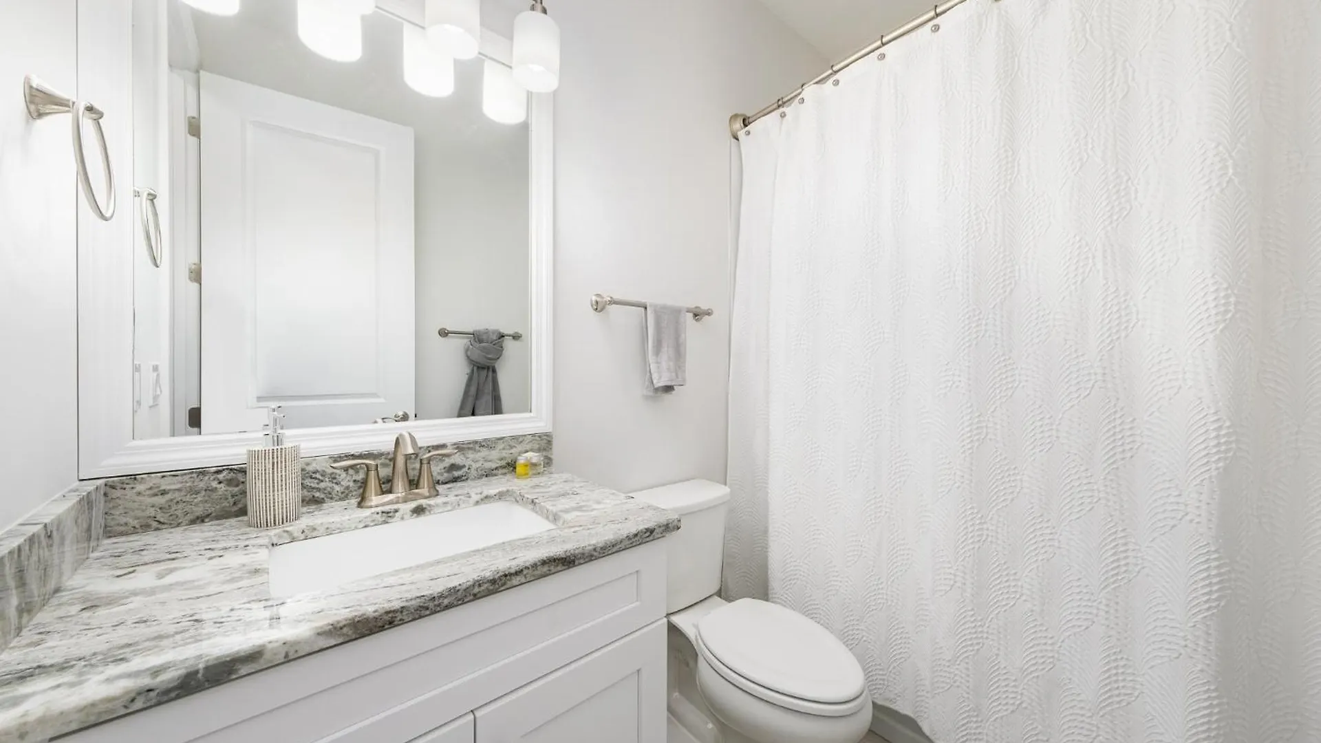 2 King Ensuite Bedrooms, Great Coastal Getaway *