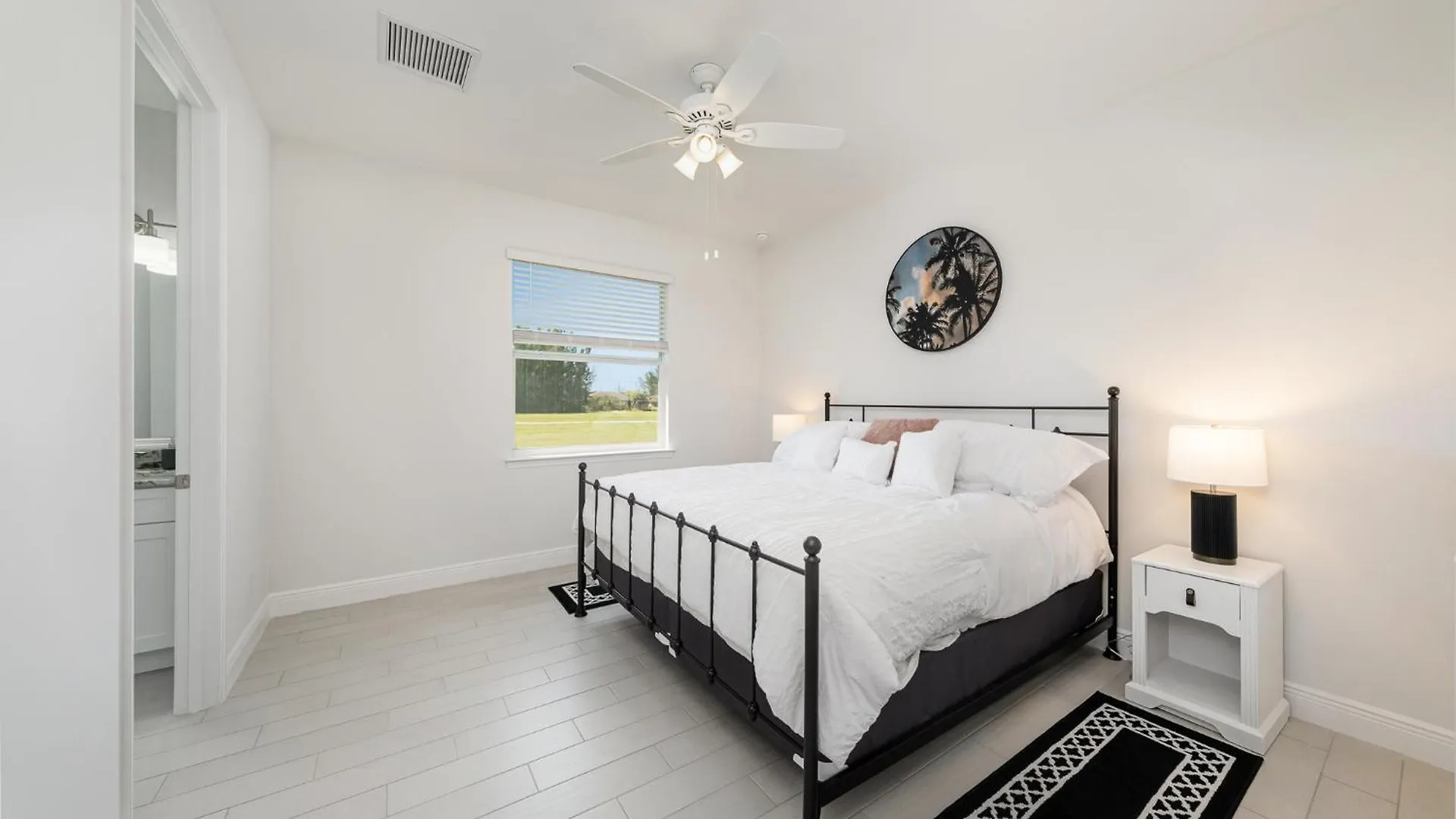 Villa 2 King Ensuite Bedrooms, Great Coastal Getaway Cape Coral