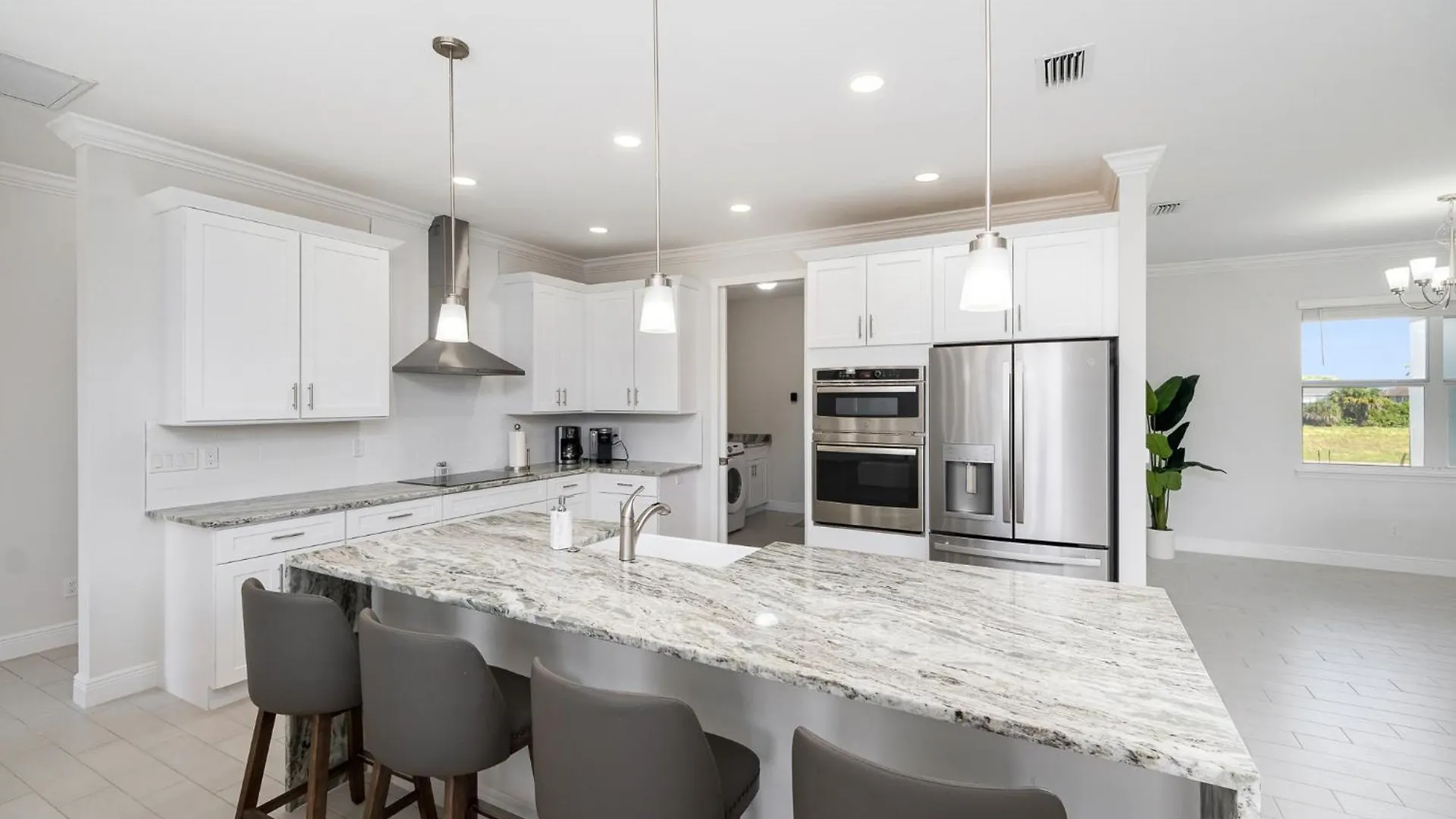 2 King Ensuite Bedrooms, Great Coastal Getaway Cape Coral