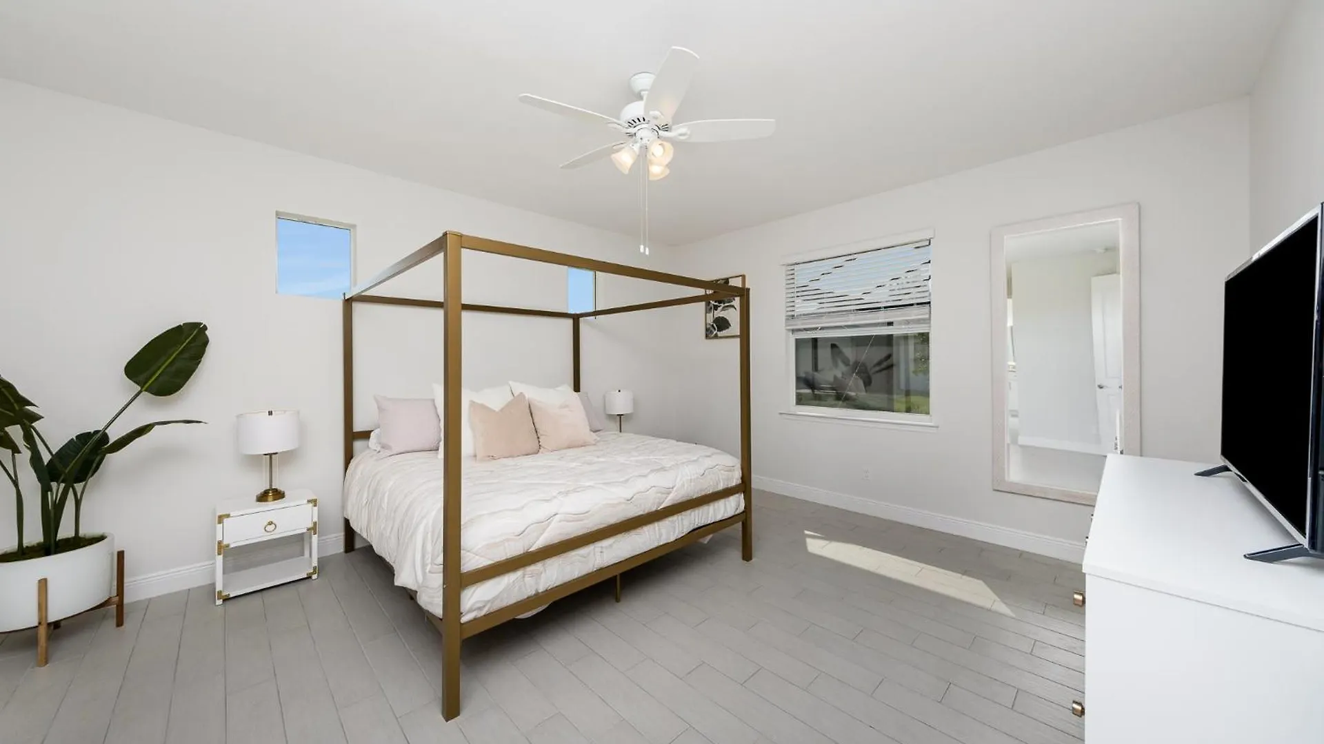 2 King Ensuite Bedrooms, Great Coastal Getaway Villa