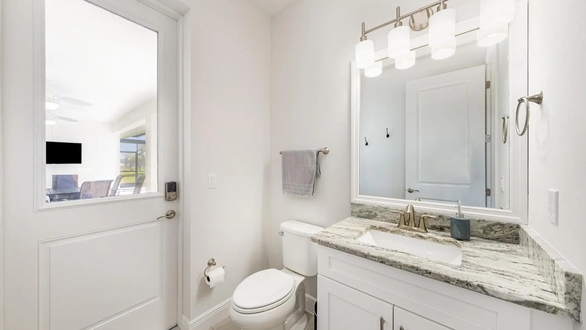 Villa 2 King Ensuite Bedrooms, Great Coastal Getaway *