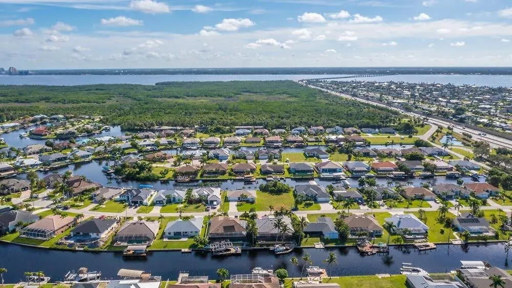 Canal Waterfront Serenity Retreat Holiday home Cape Coral