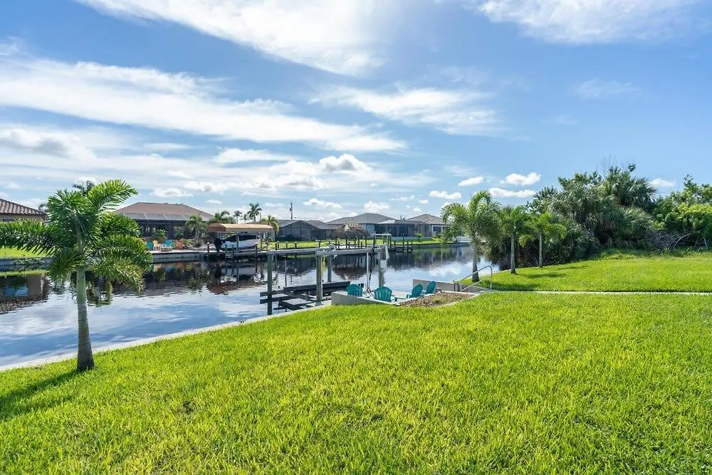 Canal Waterfront Serenity Retreat Holiday home Cape Coral