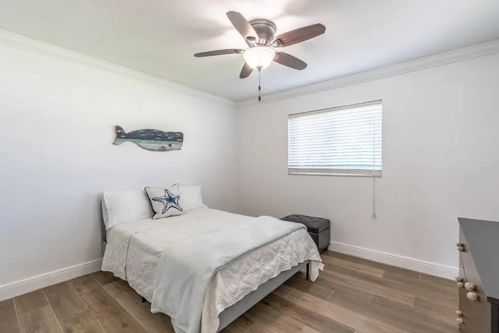 Canal Waterfront Serenity Retreat * Cape Coral