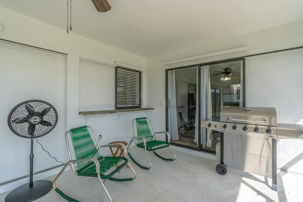 Holiday home Canal Waterfront Serenity Retreat