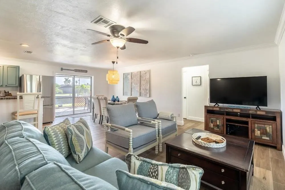 Canal Waterfront Serenity Retreat Holiday home Cape Coral