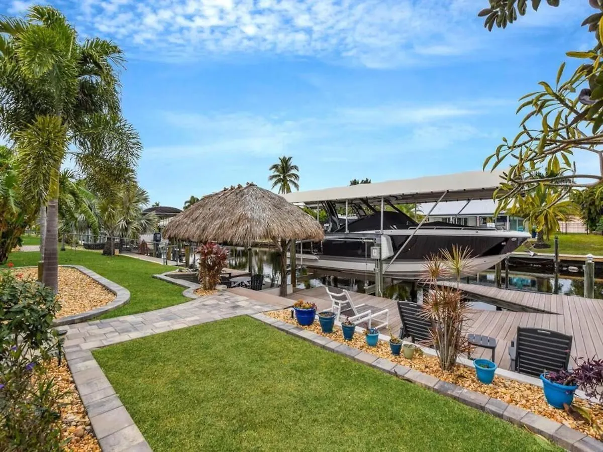 Heated Pool, Gulf Access, Dock, Tiki Hut - The Lucky Pelican - Roelens *