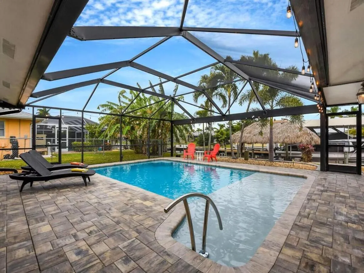 Heated Pool, Gulf Access, Dock, Tiki Hut - The Lucky Pelican - Roelens Holiday home