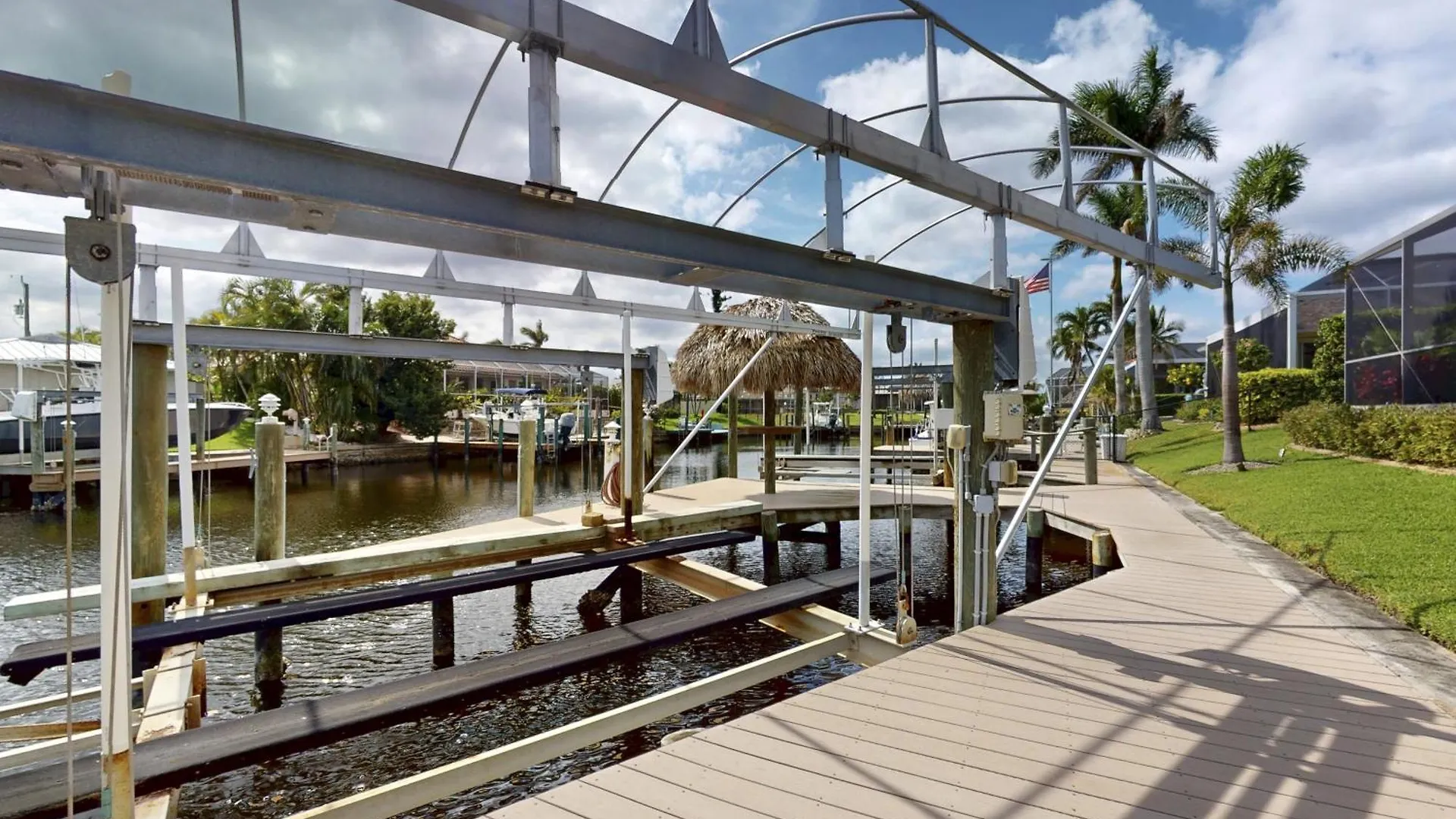 Holiday home Elegance On The Canal Cape Coral
