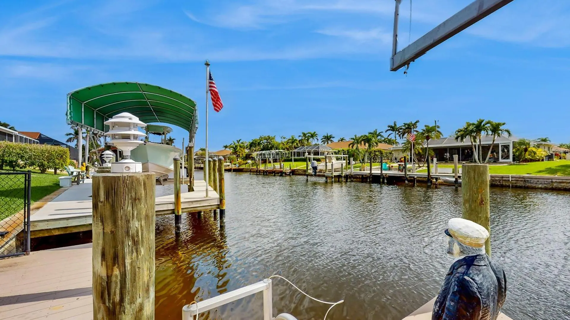 Elegance On The Canal Holiday home Cape Coral