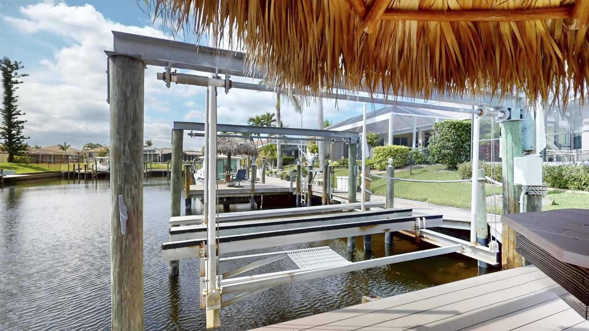 Holiday home Elegance On The Canal Cape Coral