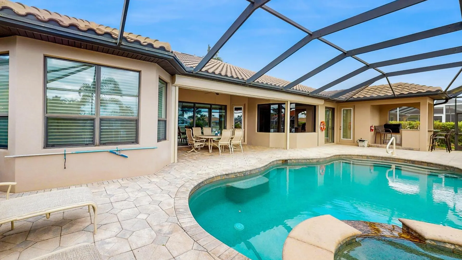 Elegance On The Canal * Cape Coral