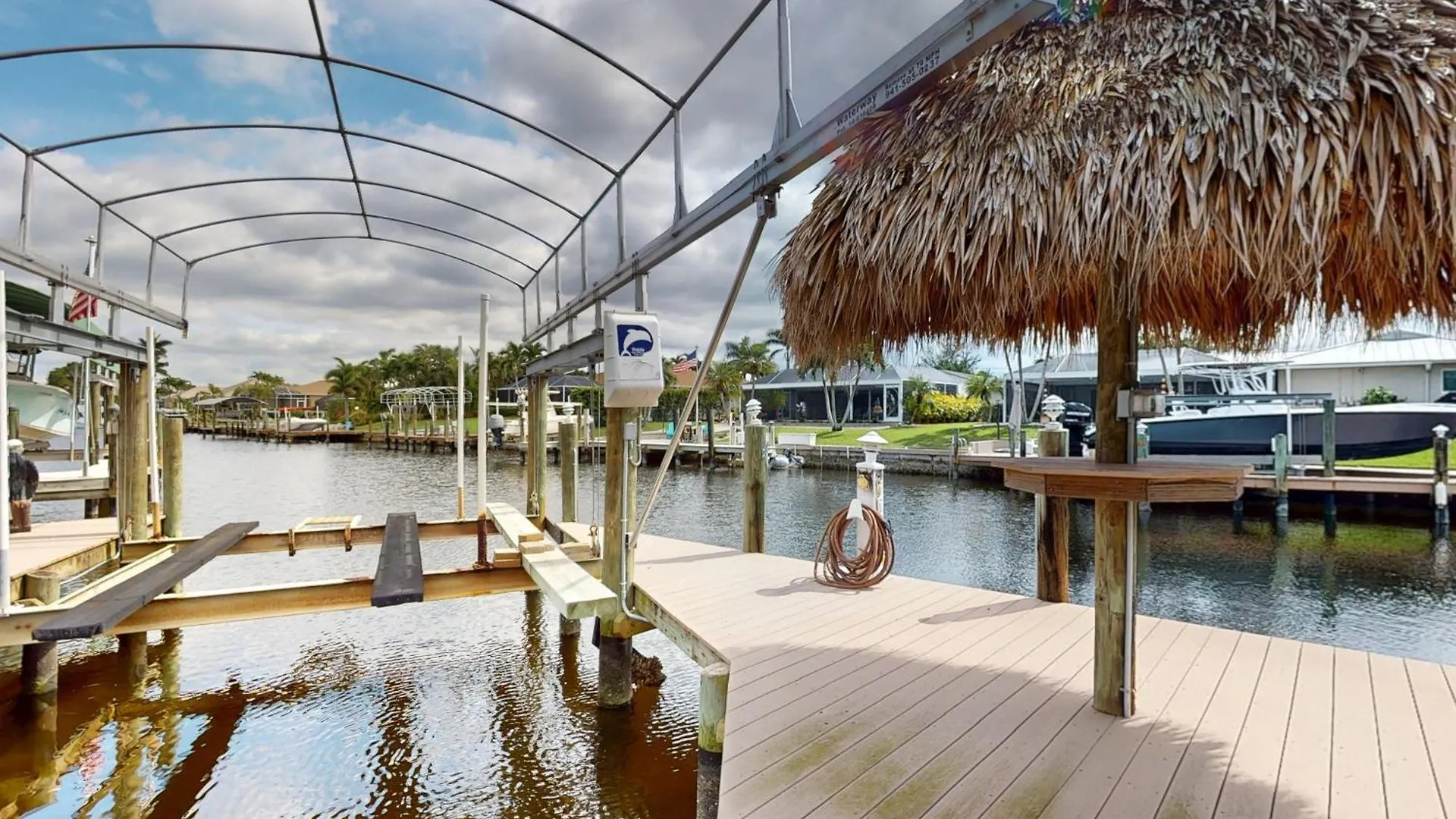 Elegance On The Canal * Cape Coral