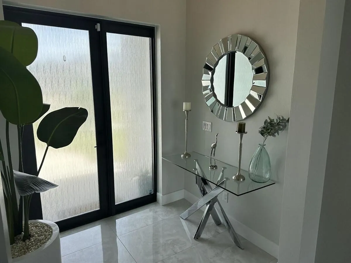 Beauty With Heated Pool And Spa, Coral Pearl *